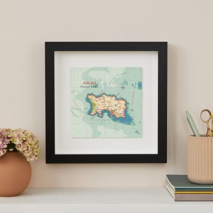 Jersey map print in black frame