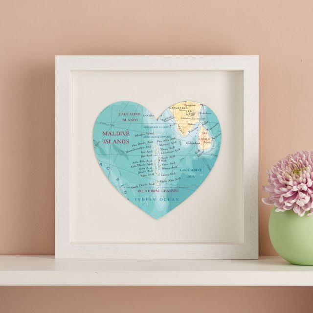 Maldives map heart print in white frame