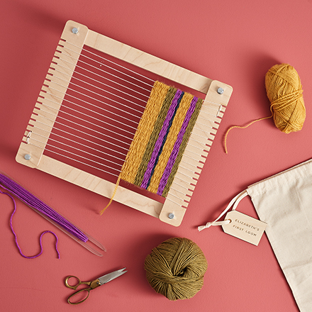 Handmade beginners weaving loom